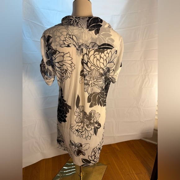 New York & Company Black and White Floral Swim Coverup - Picture 2 of 6